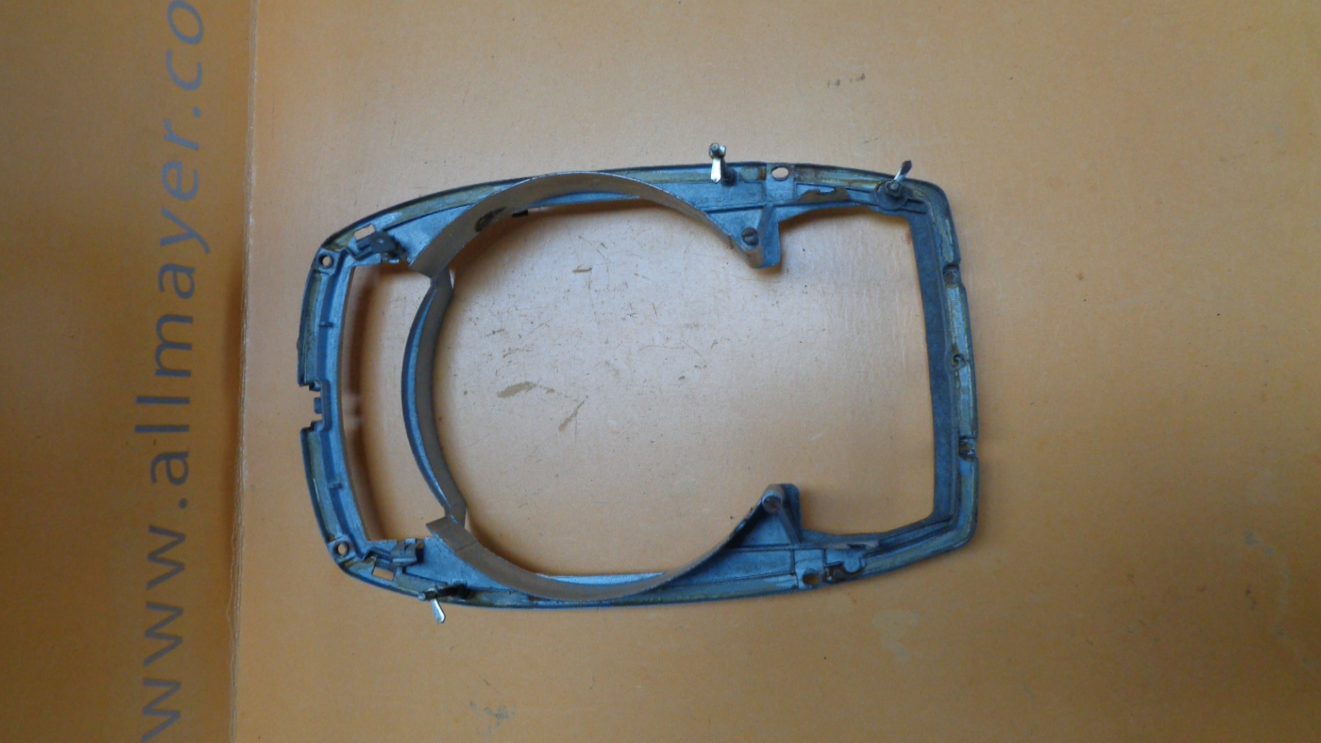 Scheinwerferrahmen für Mercedes W114, W115 – Bild 8