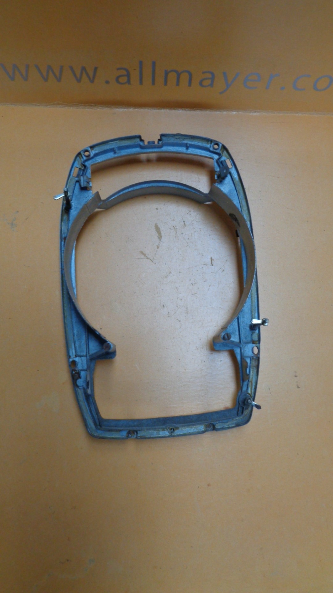 Scheinwerferrahmen für Mercedes W114, W115 – Bild 9