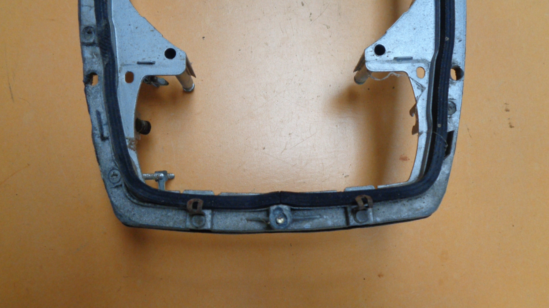 Scheinwerferrahmen für Mercedes W114, W115 – Bild 5