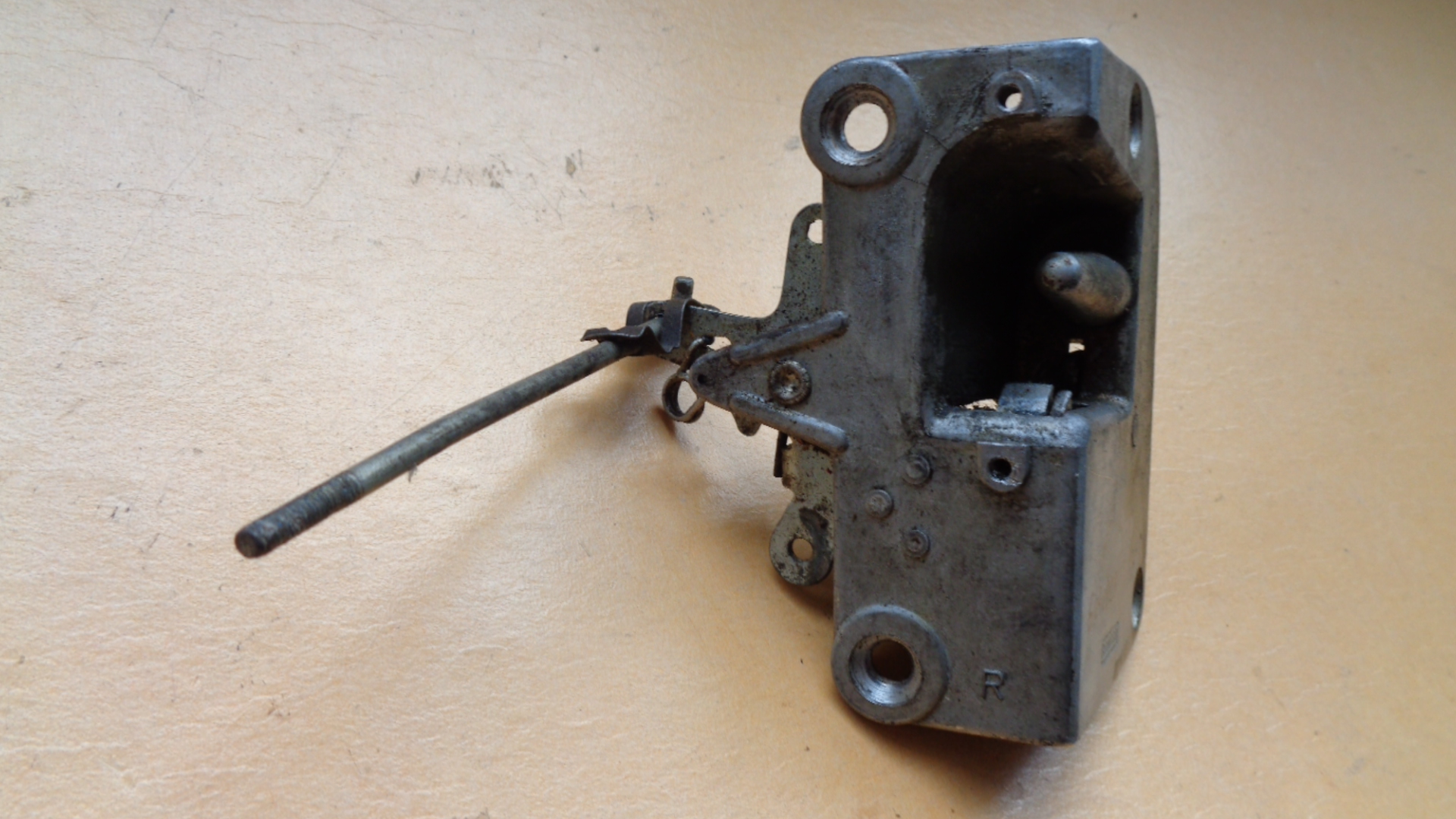 Türschloss vorne rechts für Mercedes W110, W111, W111 Coupe u. Cabrio – Bild 2