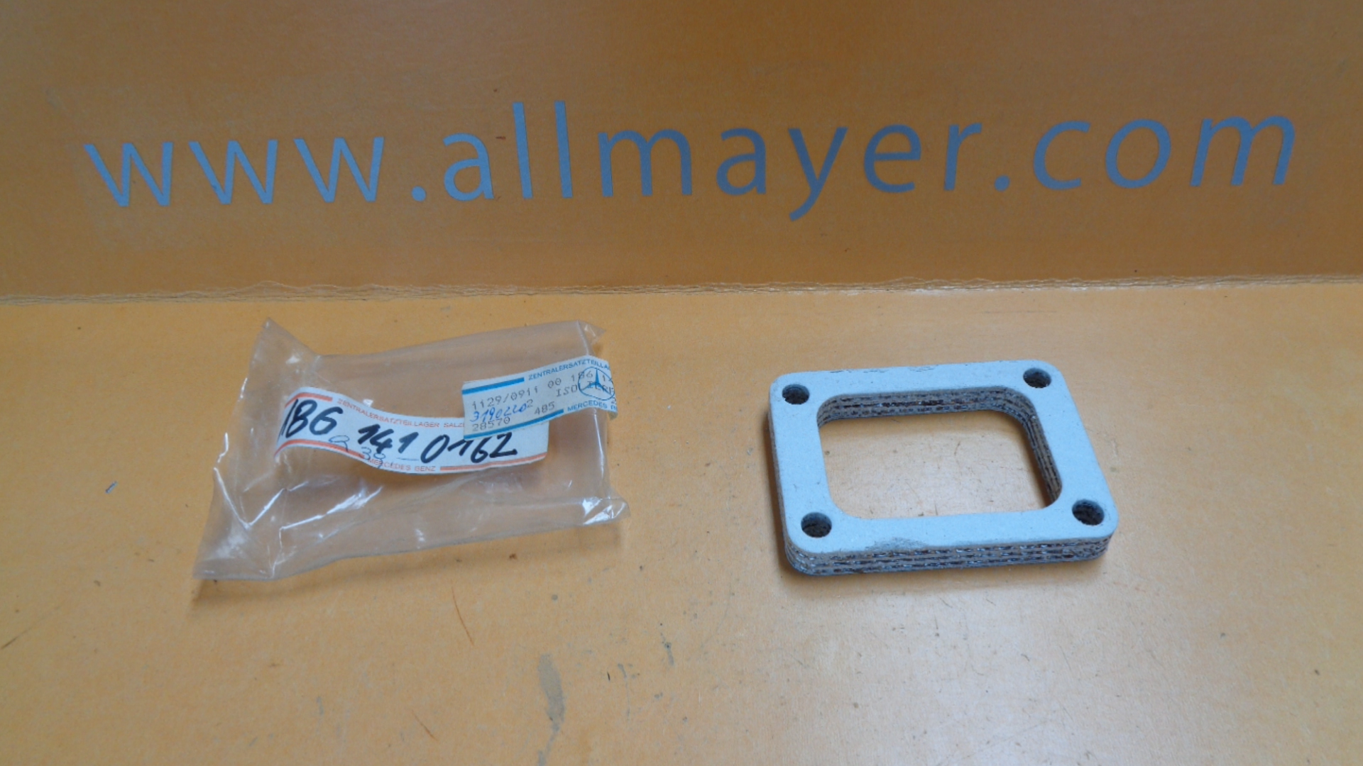 Isolierflansch für Mercedes W114 W115 Limo / Coupe motor M115 M180 M114 M130 M110 OM615 OM616 OM617