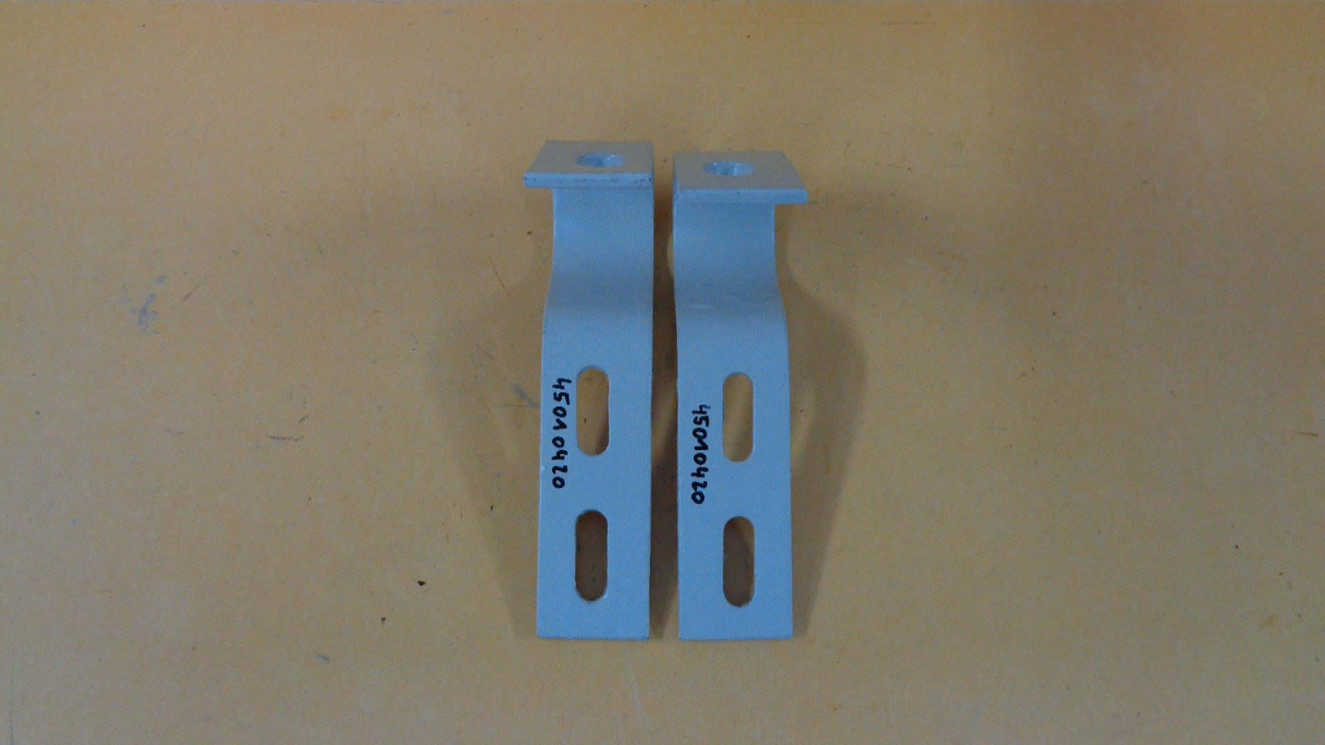 Stossfängerhalter vorne seitlich „gebraucht“ für Mercedes W108 – Bild 3