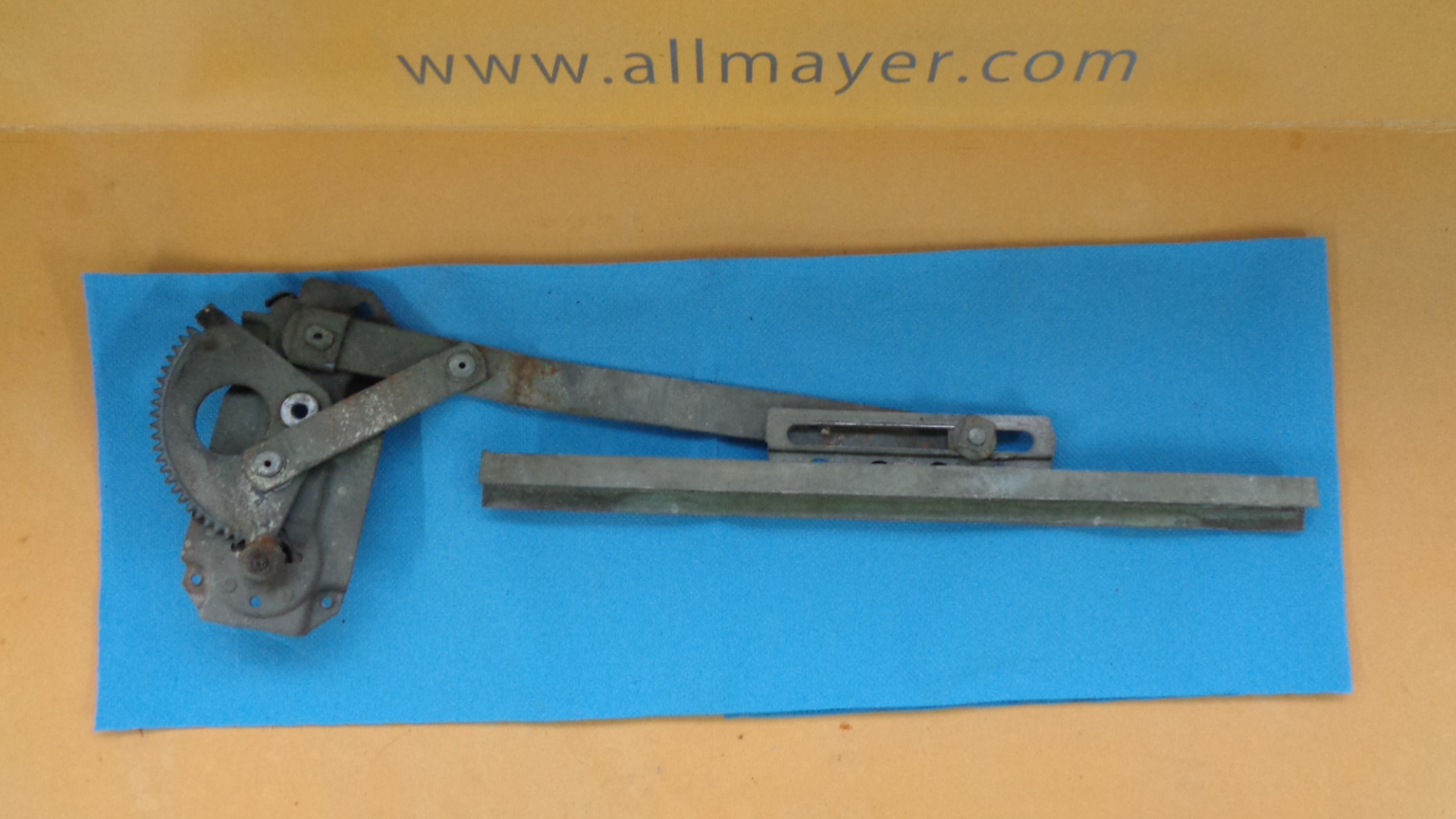 Fensterheber rechts vorne, für Mercedes W108, W109 – Bild 3