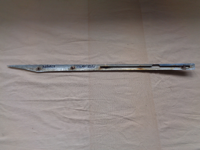 Zierstab links am Seitenteil für MB 170 SAC/220 AC – Bild 4