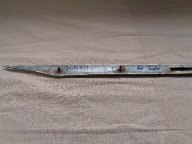 Zierstab links am Seitenteil für MB 170 SAC/220 AC – Bild 3