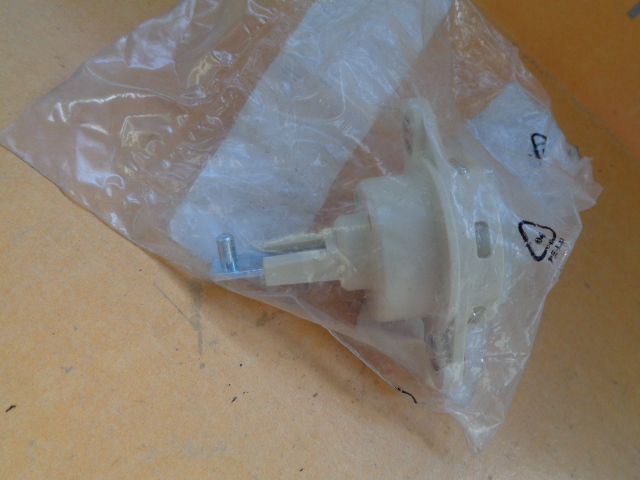 BOSCH Unterdruckdose, für Mercedes – Bild 2