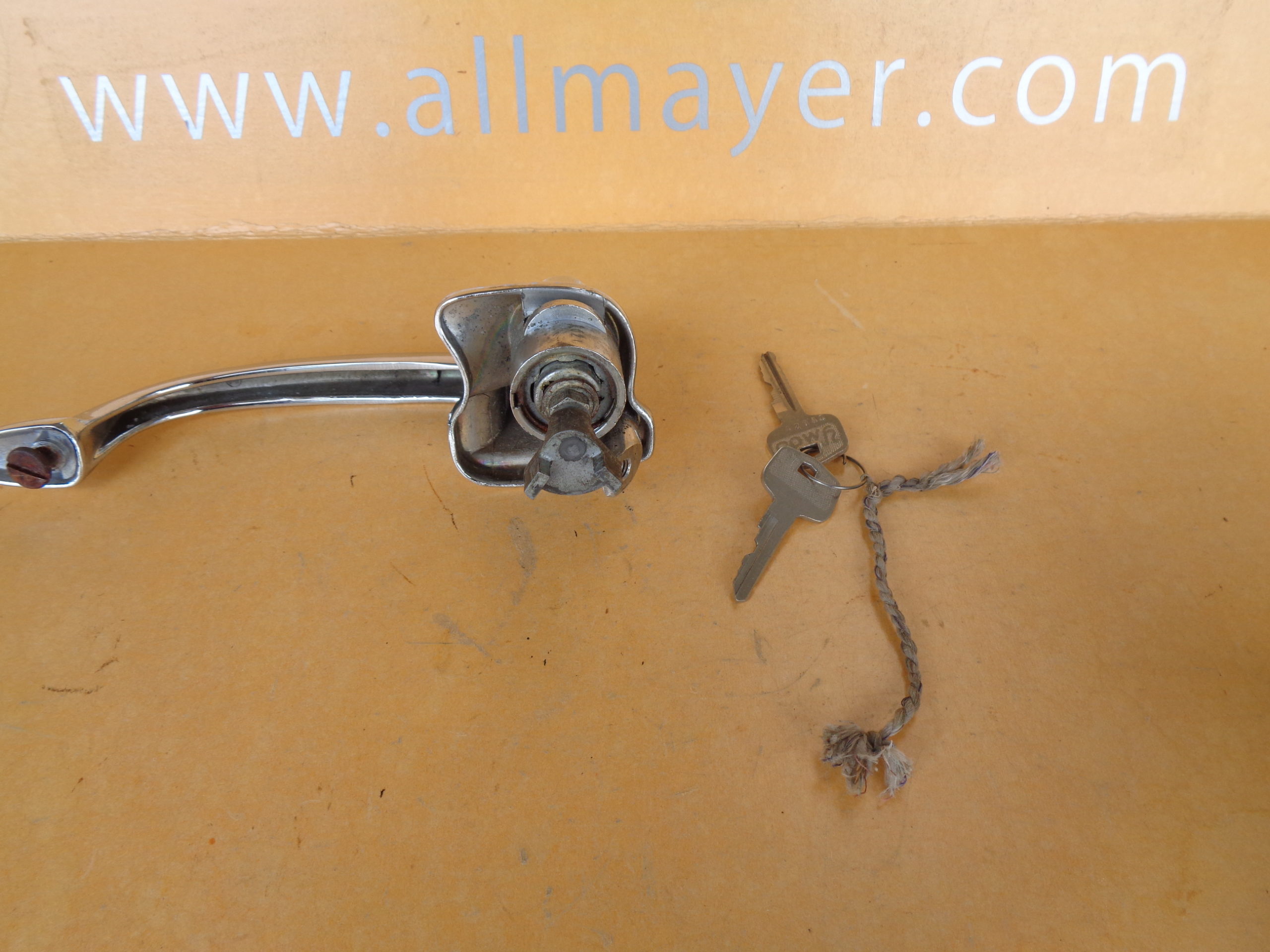 Türgriff links verschließbar mit Schlüssel für Mercedes Ponton W120, W121, W180, 220 S – Bild 3