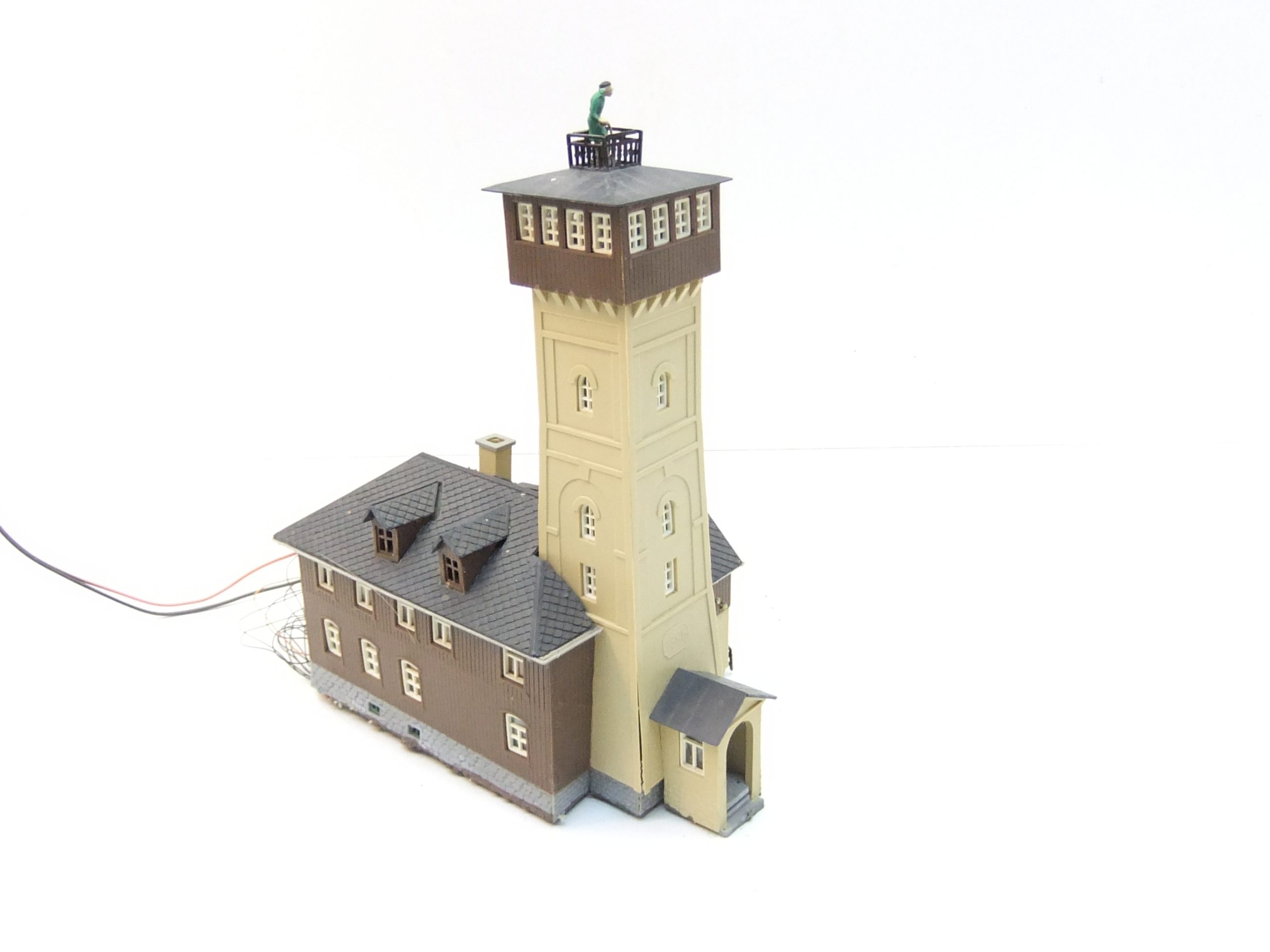 Auhagen 12226 HO/TT Berggasthaus Pöhlberg mit LED – Bild 2