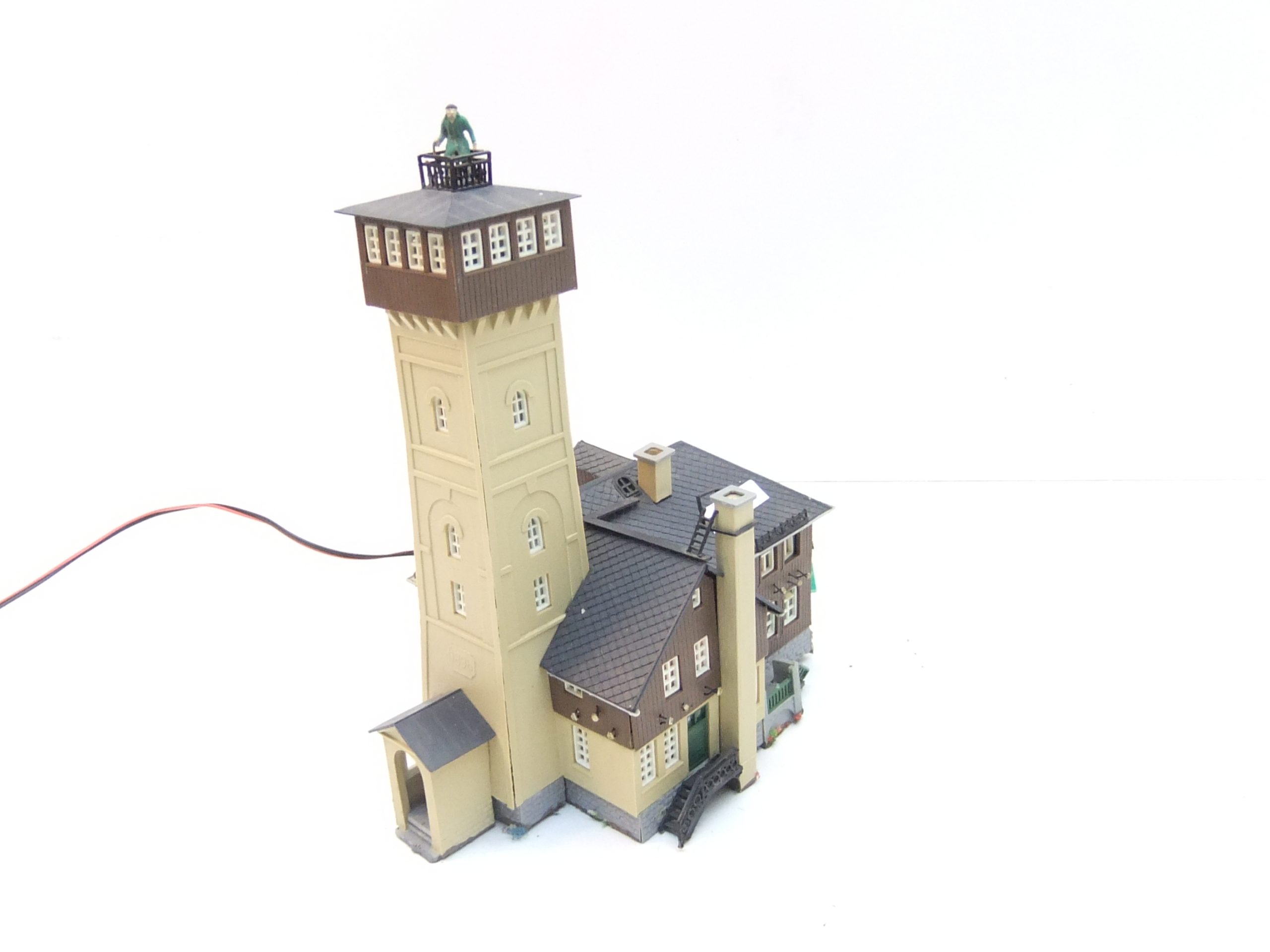 Auhagen 12226 HO/TT Berggasthaus Pöhlberg mit LED – Bild 3