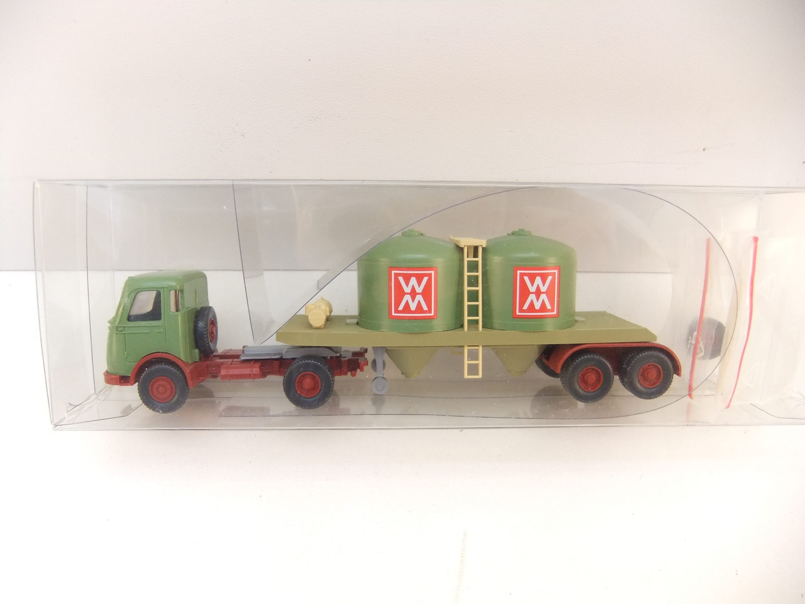 Wiking Zementsattelzug (MB L 3500)