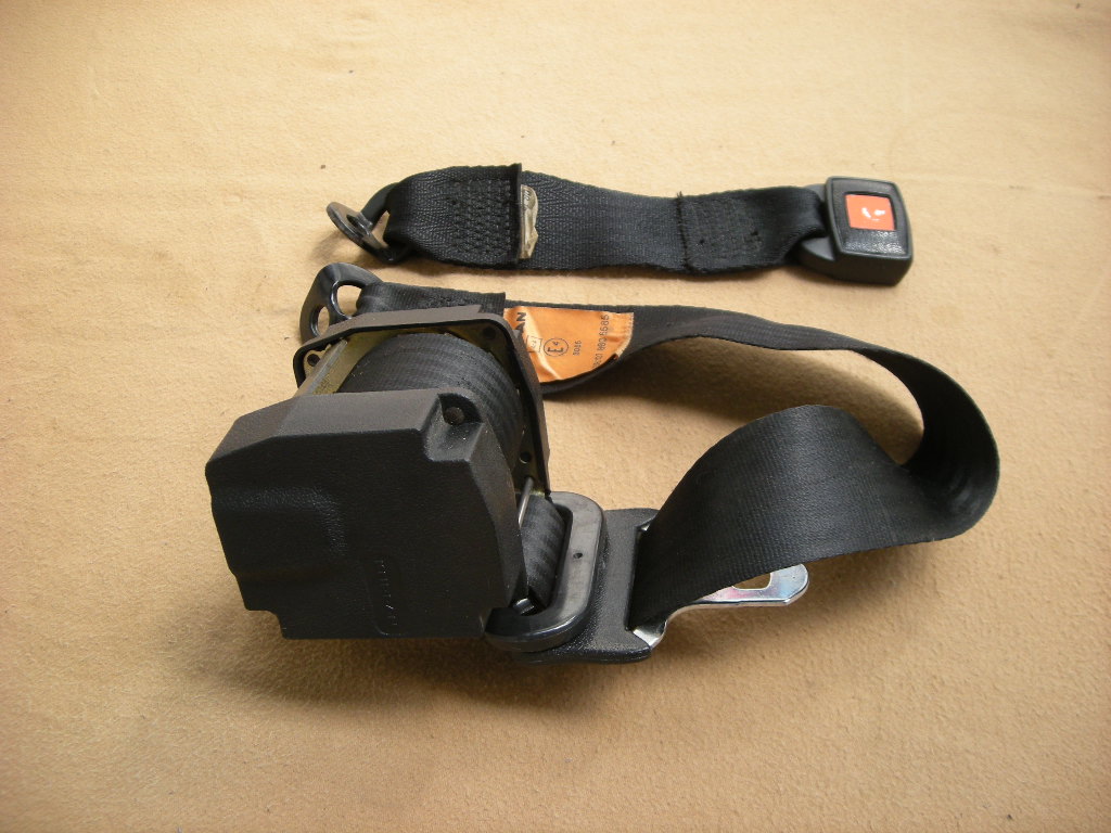 Sicherheitsgurt hinten für Mercedes C107 – Bild 3