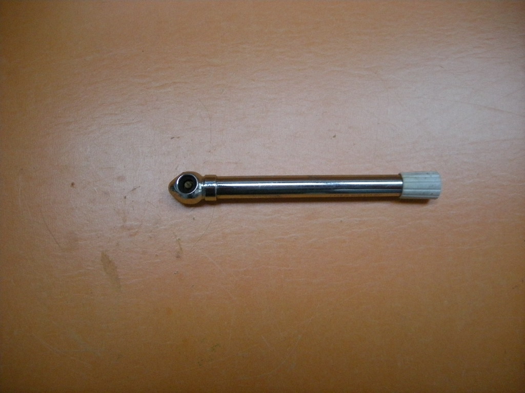 Nostalgischer Luftdruckprüfer für Autoreifen universal – Bild 2