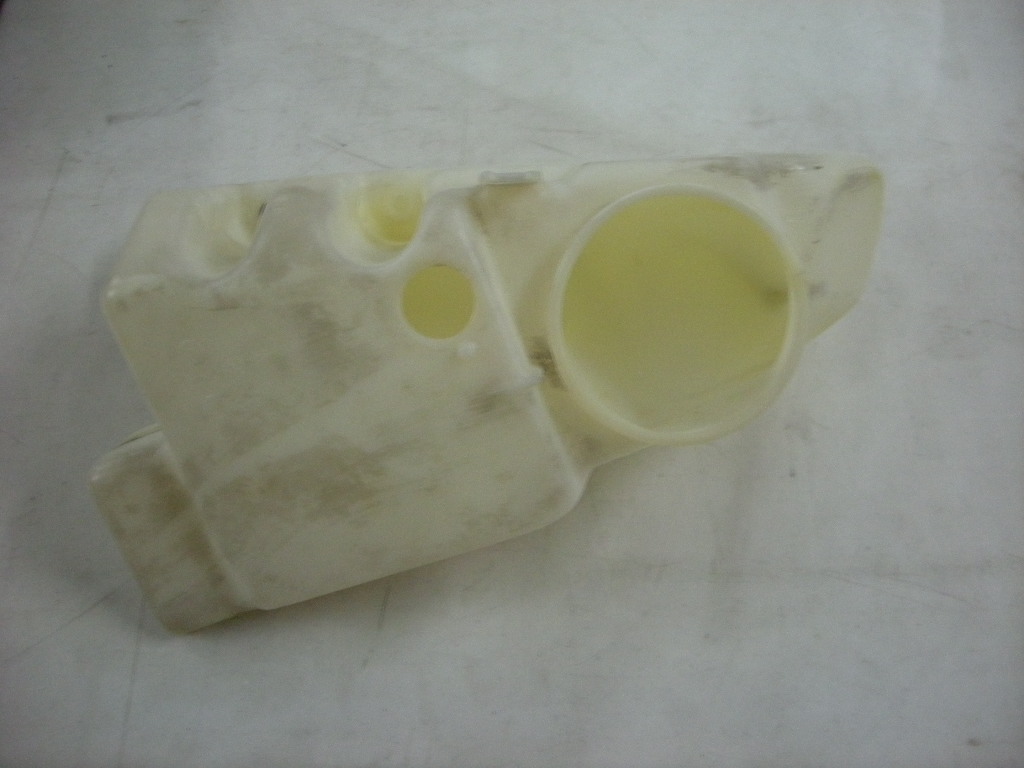 Scheibenwasserbehälter für Mercedes W126 Serie II – Bild 2