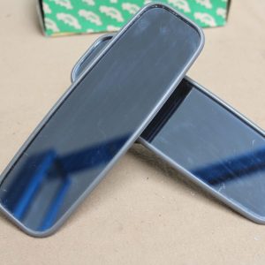 Stylischer Doppelinnenspiegel